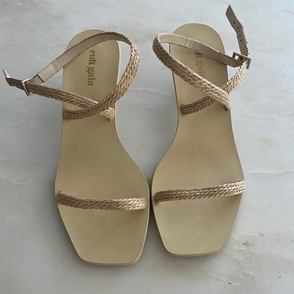 Cult Gaia kitten heel sandals - Picture 3 of 8